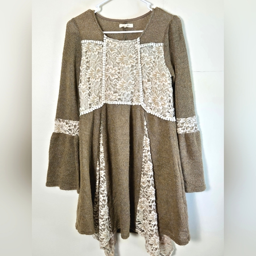 Anthropologie Ryu Lace Cutout Romantic Boho Bell Sleeve Tunic, Medium